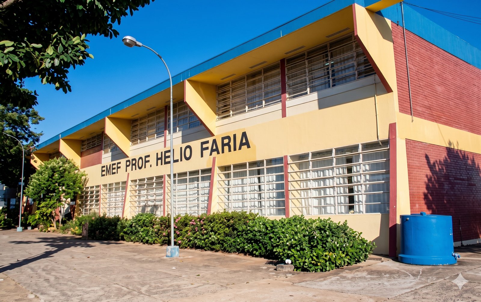 E.M.E.F PROF. HÉLIO FARIA